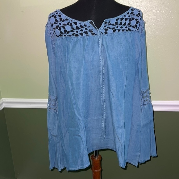 Free 2 Luv denim top with flared sleeves 2x - Picture 9 of 9
